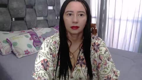 Snapshot of sarahott_1 chatting on May 18, 12:22 pm Lia online show from May 18, 12:22 pm