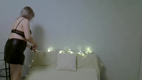 sarahphelps online show from November 30, 5:17 pm