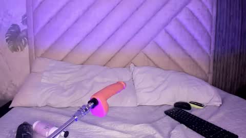 Sara online show from March 15, 5:02 am