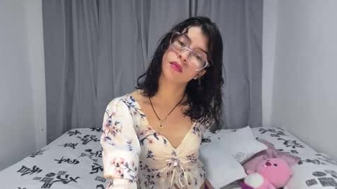 Sarah  online show from March 3, 8:15 pm