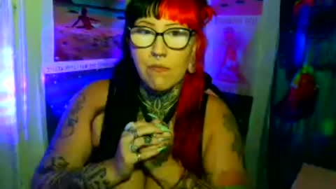 Snapshot of saraht666 chatting on July 18, 8:18 am Sarah T online show from July 18, 8:18 am
