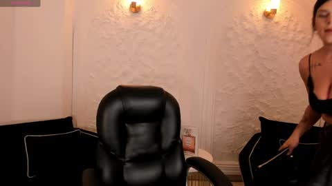 Sarah  independent model online show from May 10, 4:06 am