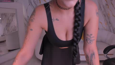 Sarah  independent model online show from May 14, 5:14 am