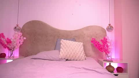 Sara  online show from February 24, 11:52 am