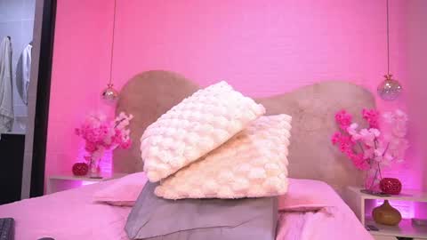 Snapshot of sarak_ chatting on May 22, 12:00 pm Sara online show from May 22, 12:00 pm