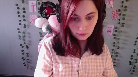 Snapshot of sarakinski chatting on January 22, 5:05 am Sara online show from January 22, 5:05 am