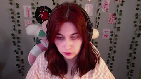 Snapshot of sarakinski chatting on January 29, 1:17 pm Sara online show from January 29, 1:17 pm