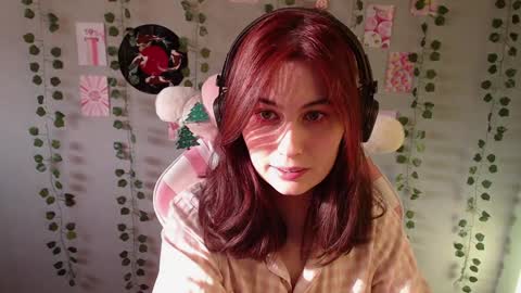 Snapshot of sarakinski chatting on January 30, 6:24 am Sara online show from January 30, 6:24 am