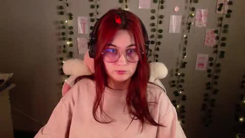 Snapshot of sarakinski chatting on November 23, 12:27 pm Sara online show from November 23, 12:27 pm