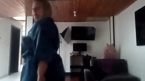 Saraloves online show from December 13, 3:11 pm