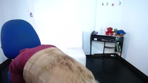 Saraloves online show from December 23, 5:22 pm