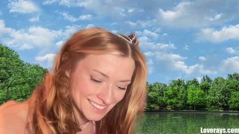 Snapshot of saraloverays chatting on October 27, 12:26 am Back from Vacay Follow for more here online show from October 27, 12:26 am