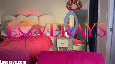 Snapshot of saraloverays chatting on November 18, 4:28 am Back from Vacay Follow for more here online show from November 18, 4:28 am