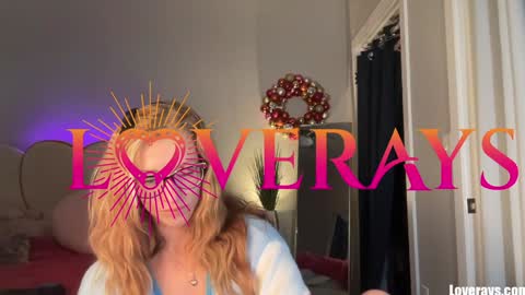 Snapshot of saraloverays chatting on November 24, 4:34 am Back from Vacay Follow for more here online show from November 24, 4:34 am