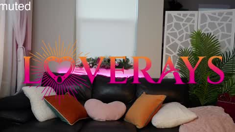 Snapshot of saraloverays chatting on November 29, 11:08 pm Back from Vacay Follow for more here online show from November 29, 11:08 pm