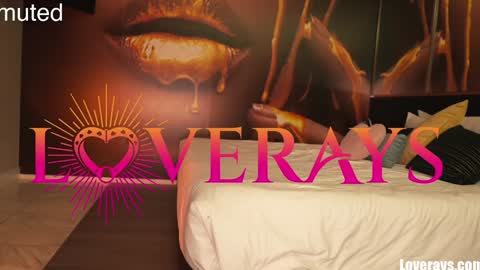 Snapshot of saraloverays chatting on December 2, 3:34 am Back from Vacay Follow for more here online show from December 2, 3:34 am