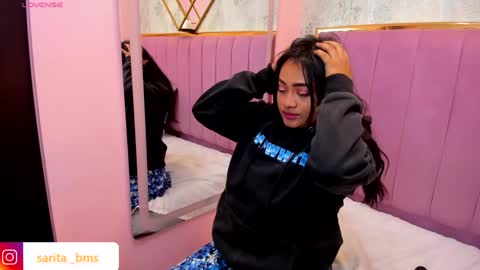 Snapshot of saramagiic chatting on February 4, 6:06 pm online show from February 4, 6:06 pm