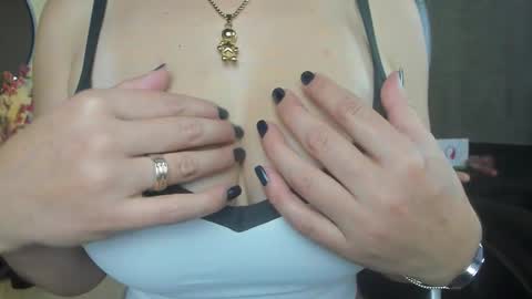 saramilf_69 online show from October 31, 2:07 pm