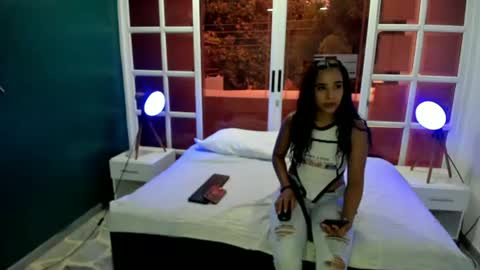 Sara online show from July 19, 8:01 pm