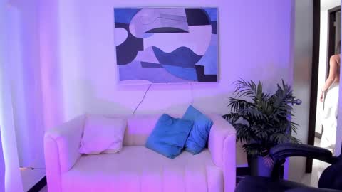 I am Sara  online show from January 21, 2:37 pm