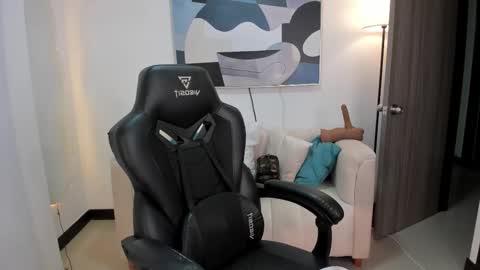 I am Sara  online show from November 24, 1:05 am