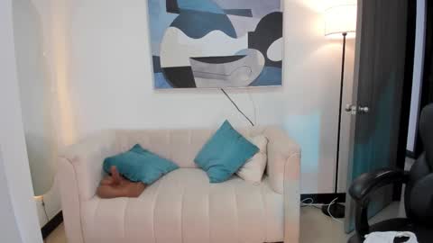 I am Sara  online show from March 13, 9:10 pm