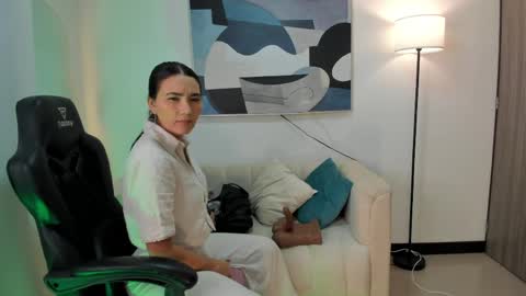 Snapshot of saraparkerx chatting on June 2, 12:34 am I am Sara online show from June 2, 12:34 am