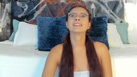 Snapshot of sarasaenz_99 chatting on October 25, 9:31 pm Sara online show from October 25, 9:31 pm