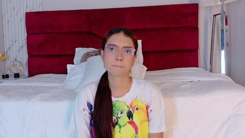 Snapshot of sarasaenz_99 chatting on December 2, 7:20 pm Sara online show from December 2, 7:20 pm