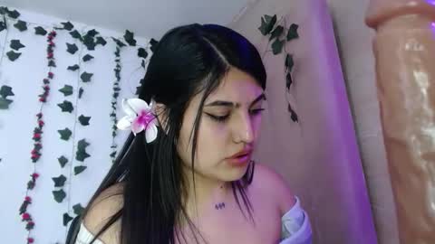 sarastonesx online show from April 30, 5:36 am