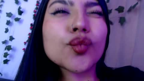 sarastonesx online show from June 16, 10:34 pm