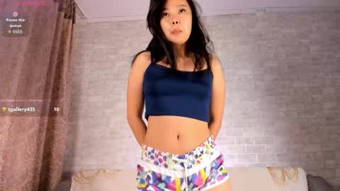 Snapshot of sarasun34 chatting on October 6, 8:01 am Sara online show from October 6, 8:01 am