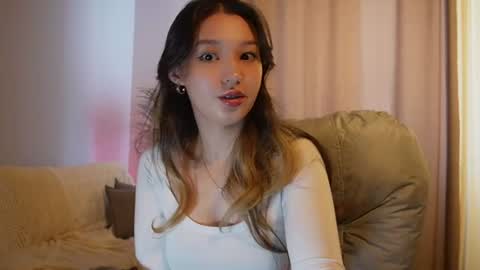 Snapshot of sarasuo chatting on June 22, 4:53 am Shara online show from June 22, 4:53 am
