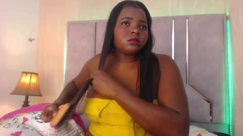 Snapshot of sarathomass chatting on May 29, 12:58 pm Sara online show from May 29, 12:58 pm