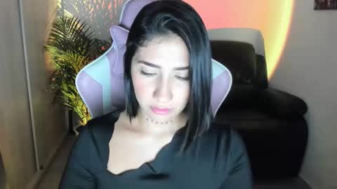 saratukkerr online show from December 2, 3:34 am