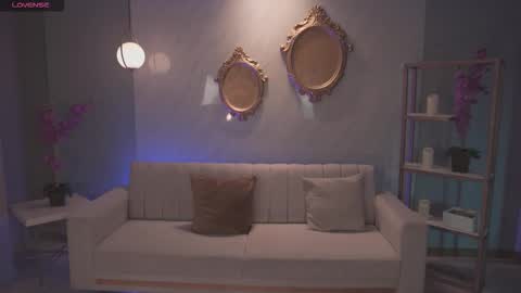 Snapshot of sarawinstone_ chatting on February 11, 12:32 pm Sara Winstone online show from February 11, 12:32 pm