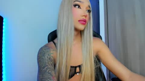 saray_navas online show from August 4, 6:27 am
