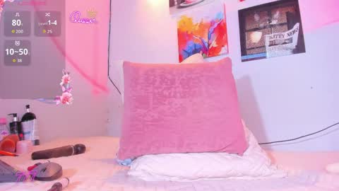 Snapshot of sarayhornyy69 chatting on June 5, 6:46 pm Saray online show from June 5, 6:46 pm
