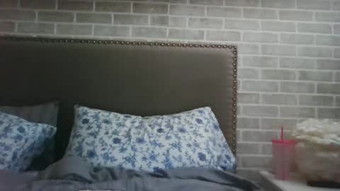 Sara online show from March 2, 2:43 pm