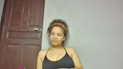 Snapshot of sarhon917962 chatting on May 8, 6:46 pm sarhon917962 online show from May 8, 6:46 pm