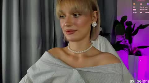 Snapshot of sarilit chatting on July 11, 2:14 am Your Selena 3 online show from July 11, 2:14 am