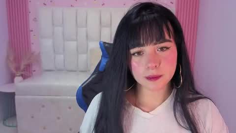 Sara  online show from May 5, 8:17 pm