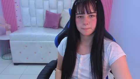 Sara  online show from May 28, 8:06 pm