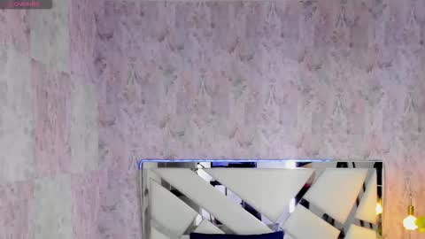 sarah online show from November 17, 8:03 pm