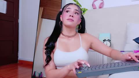 Sara online show from October 7, 8:39 pm