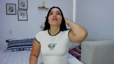 Snapshot of saritadolly_ chatting on November 7, 9:04 pm Sara Cute online show from November 7, 9:04 pm