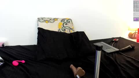 Sara online show from October 6, 2:25 pm