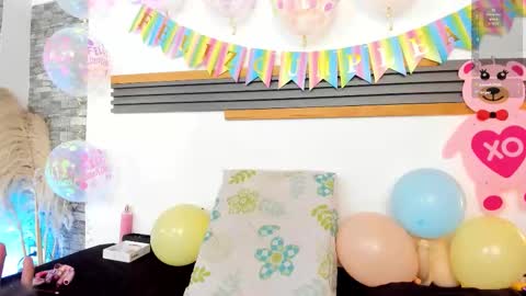 Snapshot of saritalove_ chatting on March 21, 12:59 am Sara online show from March 21, 12:59 am