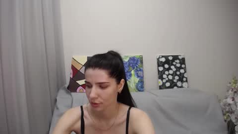 Snapshot of sarra_rich chatting on January 13, 9:19 am Rich online show from January 13, 9:19 am