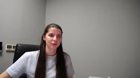 Snapshot of sarra_rich chatting on September 24, 8:17 am Rich online show from September 24, 8:17 am